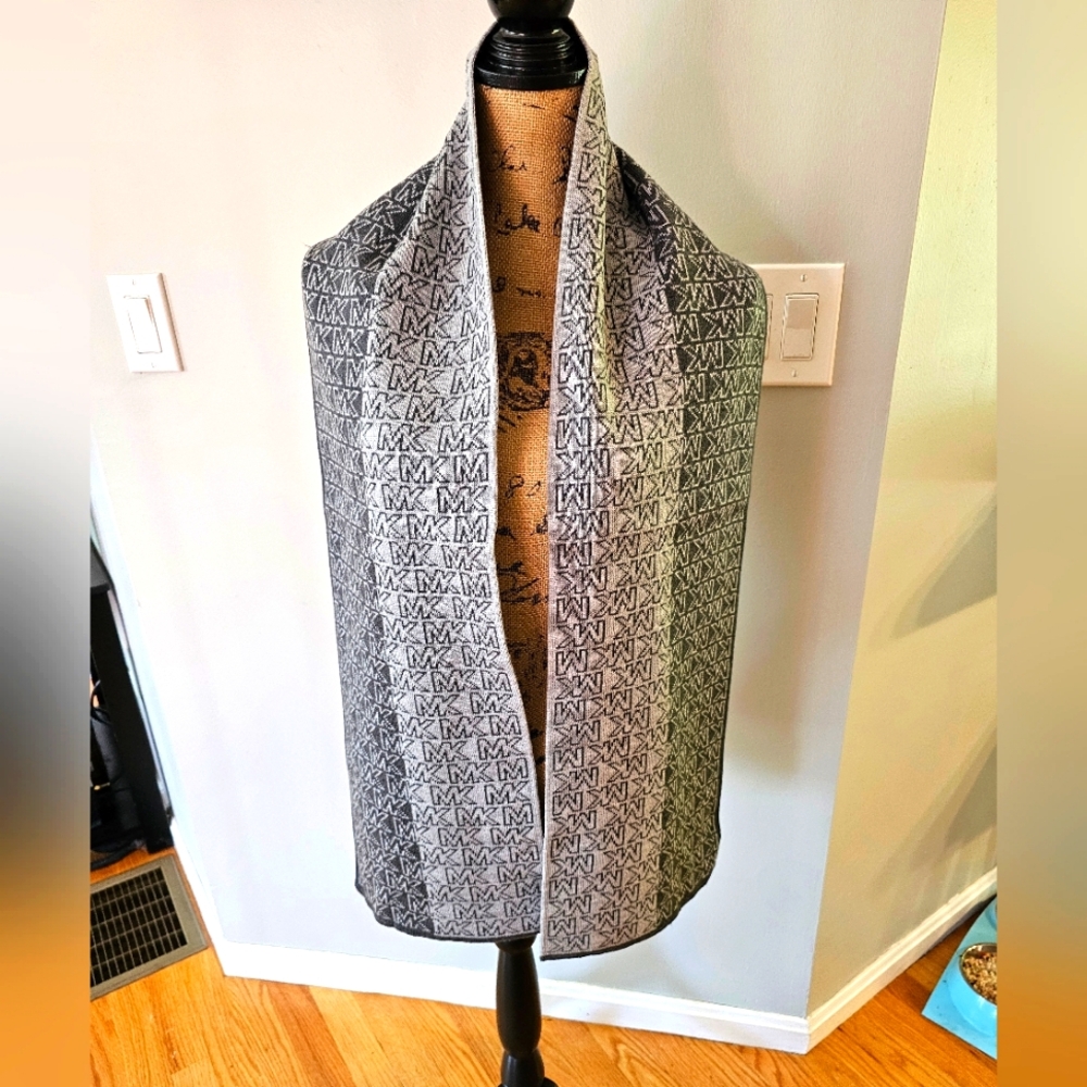 MICHAEL Michael Kors Pin Dot Logo Jacquard Knit Scarf